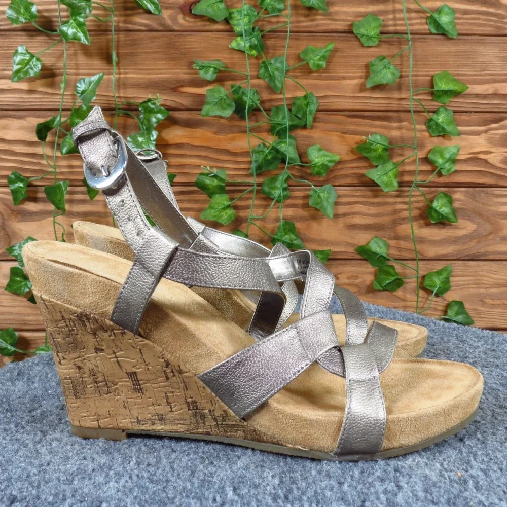 Aerosoles Plush Wedge‎ Women Strappy Sandal Size 8 Summer Metallic Pewter Cork